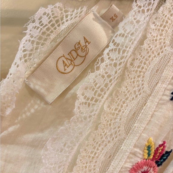 Candela Maggie Top in Off White - Picture 6 of 9